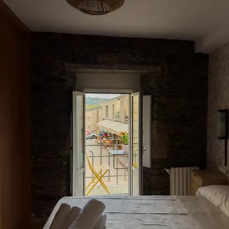 Go Compostela 4 Pax 萨里亚